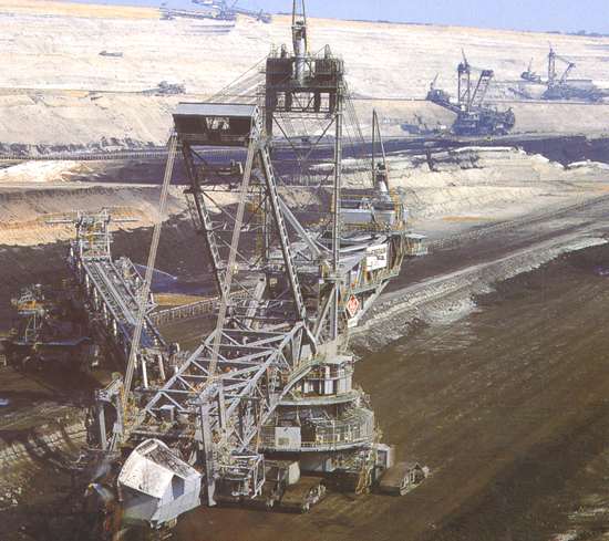 Renania Lucha Anticapitalista¿Qué relación entre Reclaim the Fields y la megaminería del carbón?